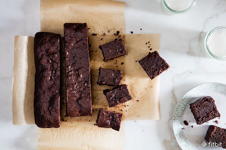 Healthy recipe for zucchini brownies with dark chocolate