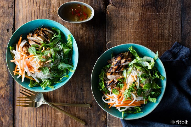 Photo of a healthy noodle bowl with grilled chicken.