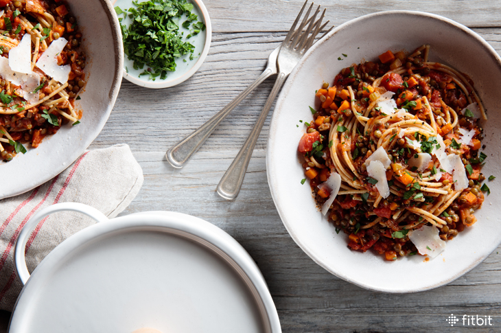 Healthy recipe for lentil bolognese with spaghetti