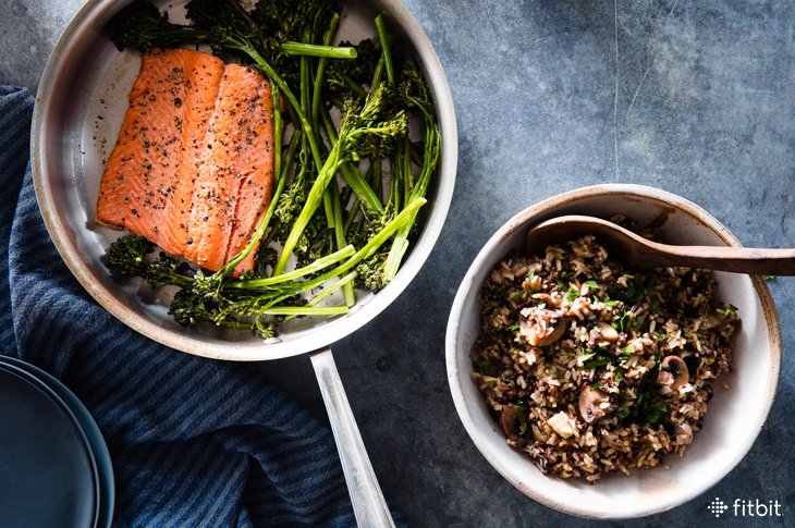 Healthy recipe for 5-ingredient seared salmon