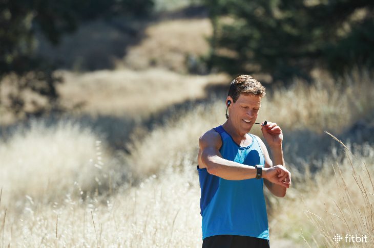 Setting a new PR isn’t always about running faster. Learn the smart ways pros like Fitbit Ambassador Dean Karnazes lower their splits.