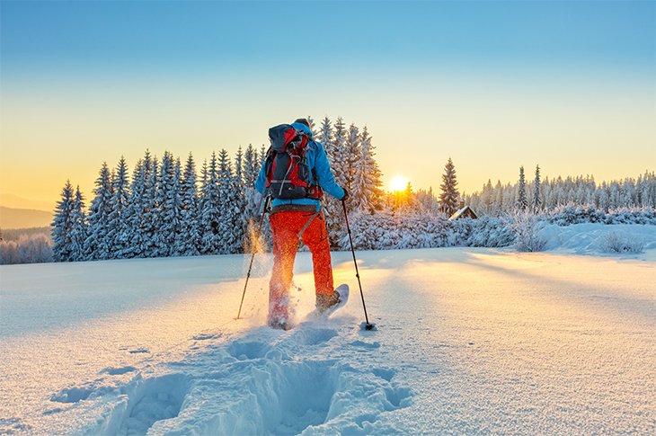 How to Get a Workout From Snowshoeing 